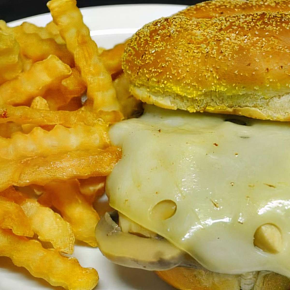 Mushroom & Swiss Burger (Solo)
